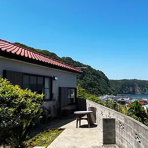 アパート 香や野 Kayano 海と富士山を一望できる1棟貸し宿 岡田港まで徒歩5分, 大島